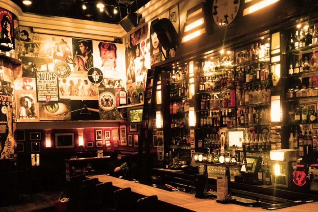 The best bars in Wan Chai, from British gastropubs to Filipino karaoke dens 1 best bars wan chai