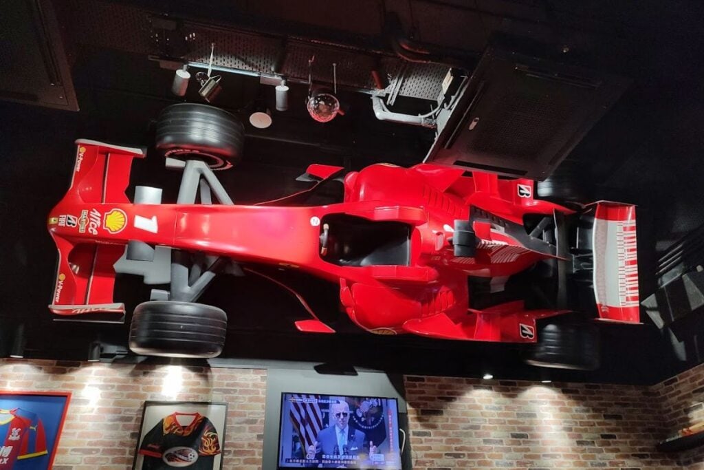 The best sports bars in Hong Kong for live football, rugby, F1, and more 1 best sports bars in Hong Kong live sports