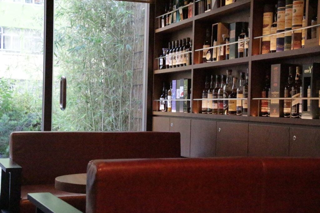 Yoshie Kakimoto is making Hong Kong fall in love with Japanese spirits and drinking culture at Mizunara 2 Yoshie Kakimoto Mizunara